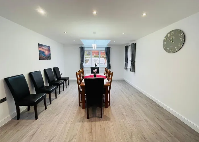 4-Bedroom Cottage In Healing, Grimsby