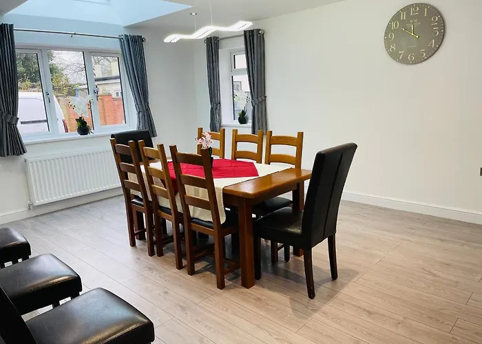 4-Bedroom Cottage In Healing, Grimsby