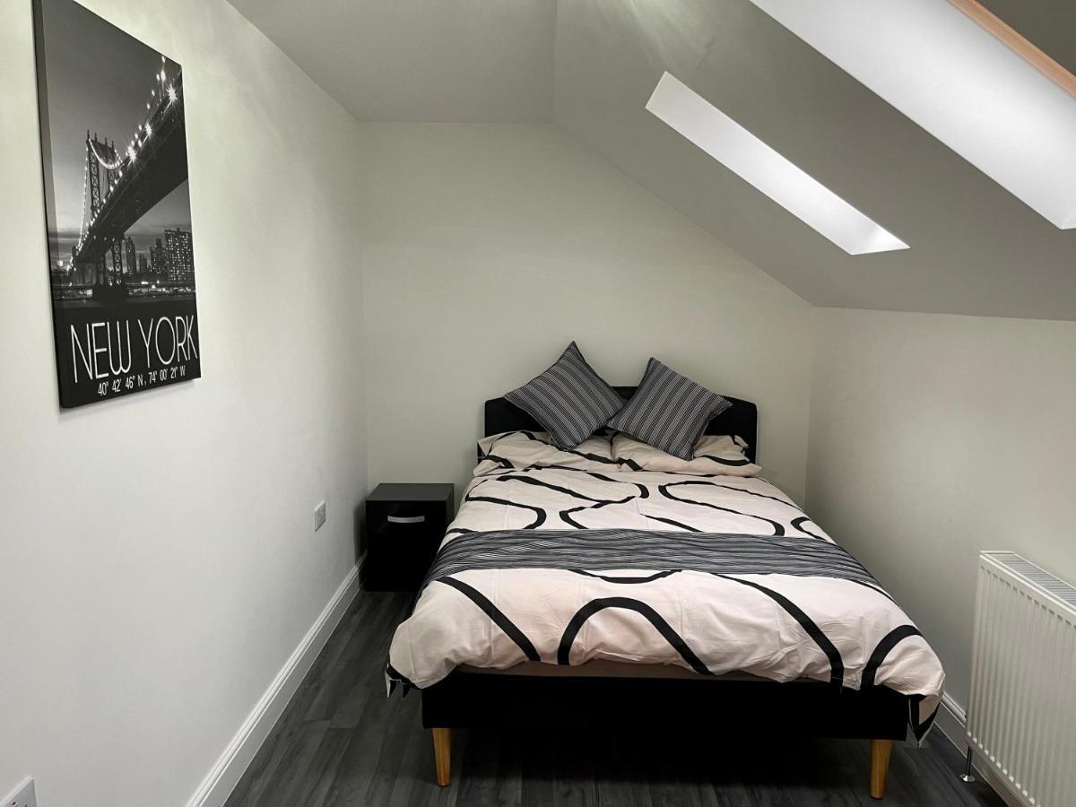 4-bedroom In Healing, *