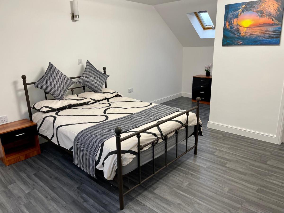 4-bedroom In Healing,